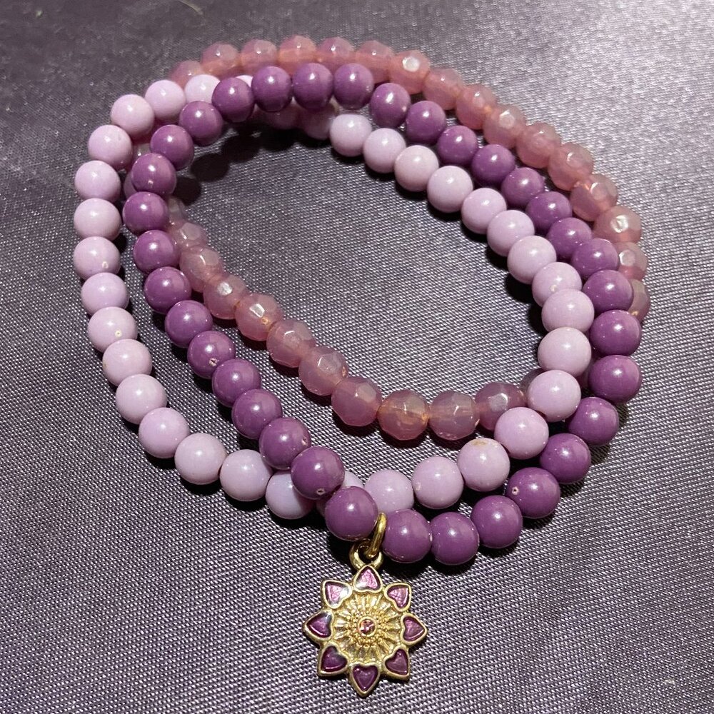 Avon Beaded Bracelet Set of 3 - 3 Shades of Purple Beautiful Flower Pendent